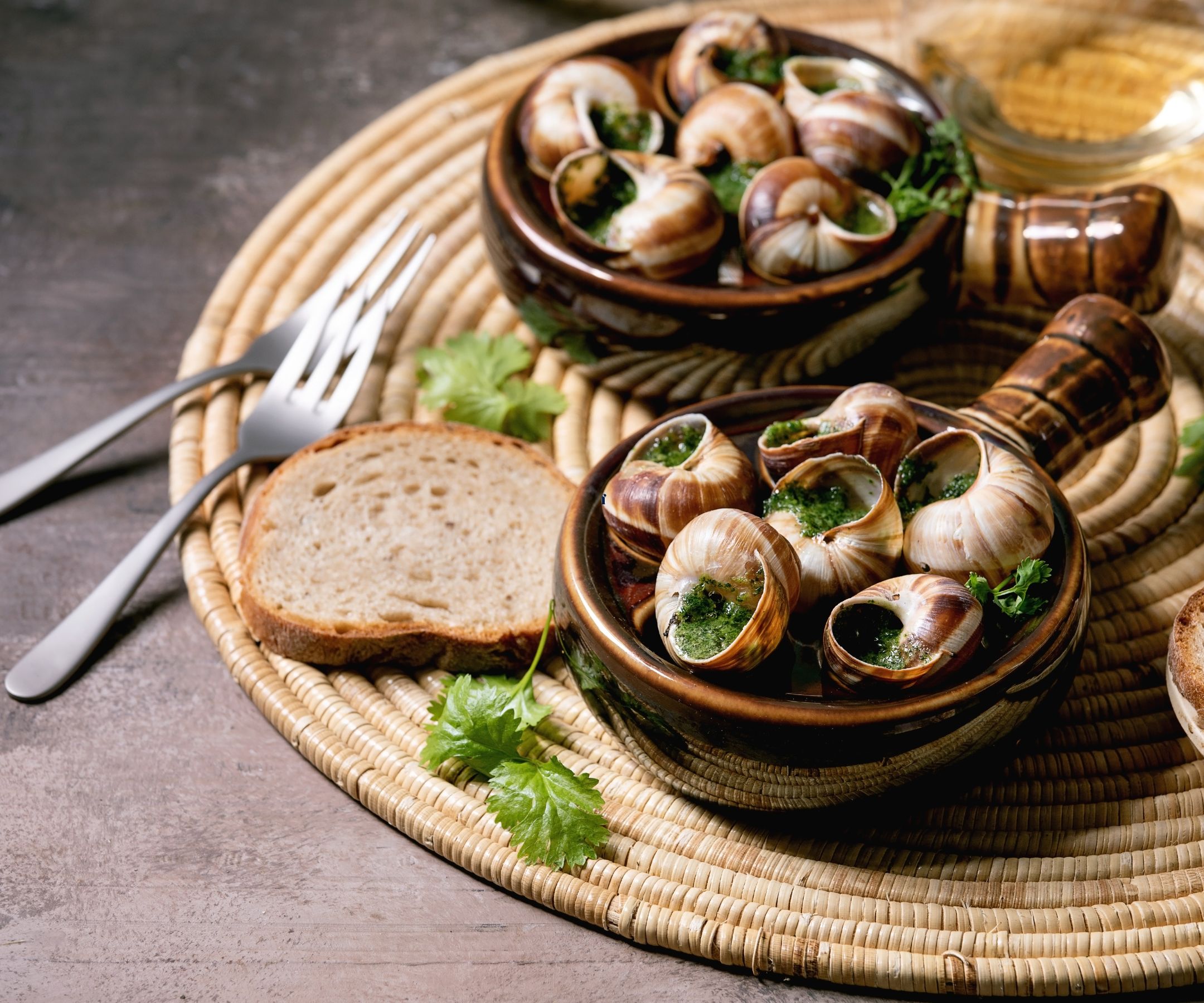 pourquoi les français mangent escargots