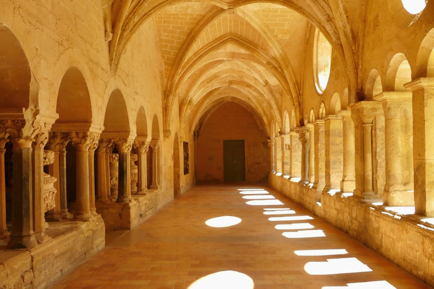 Abbaye de Valmagne : une cathédrale au milieu des vignes